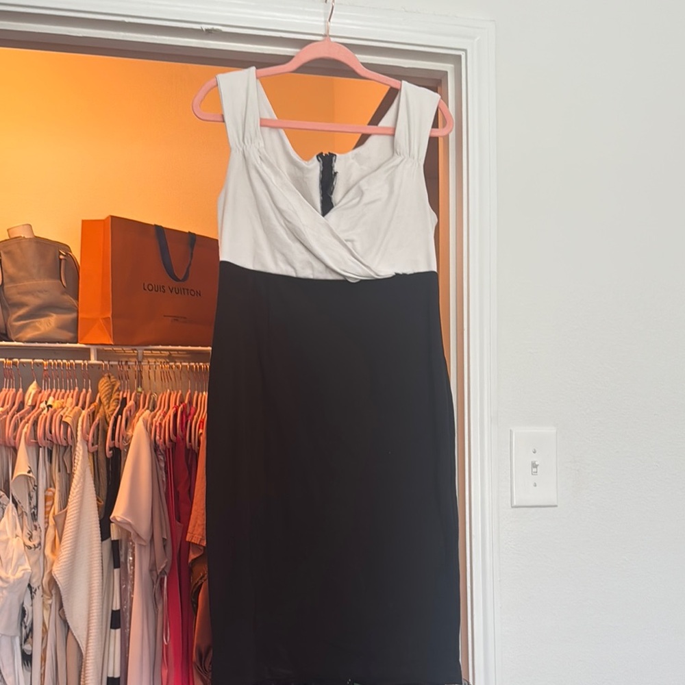 RockSteady White and Black Sheath Midi Dress V-Neck Sleeveless